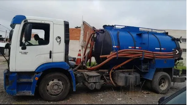 Hidrojateamento para limpeza de fossa